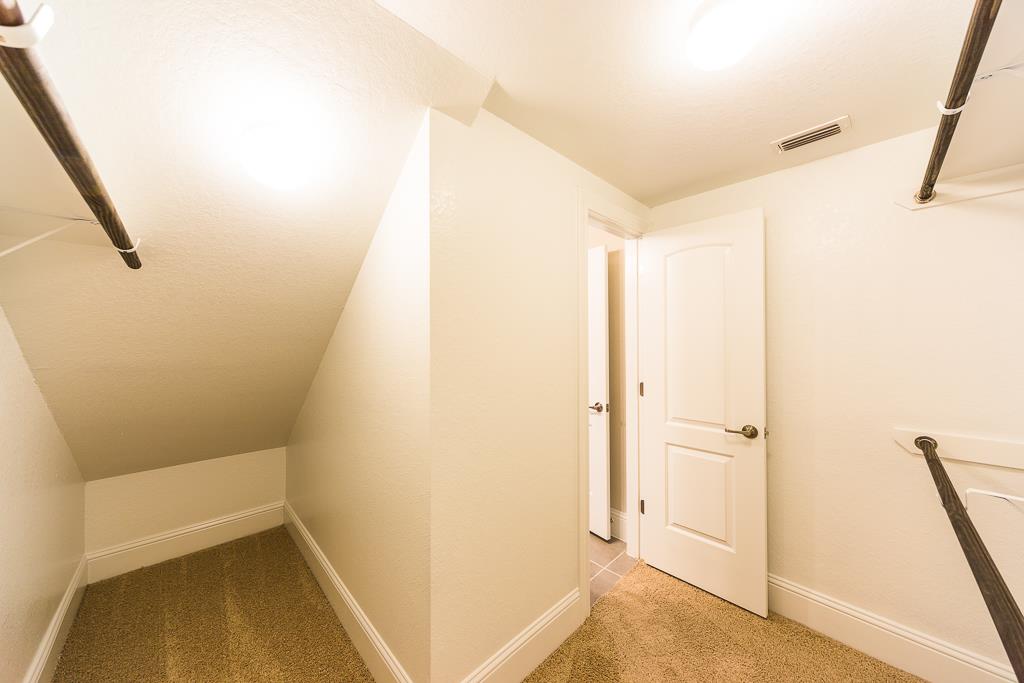 1704 Oak Leaf Pass Drive, Houston, TX 77055