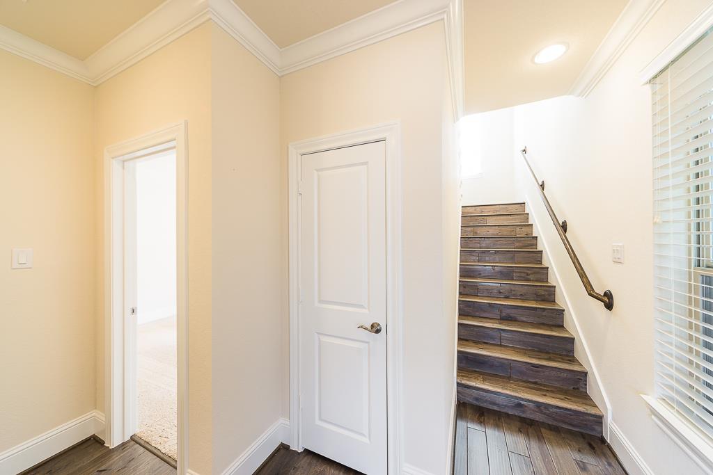 8406 Oak Leaf Point Drive, Houston, TX 77055