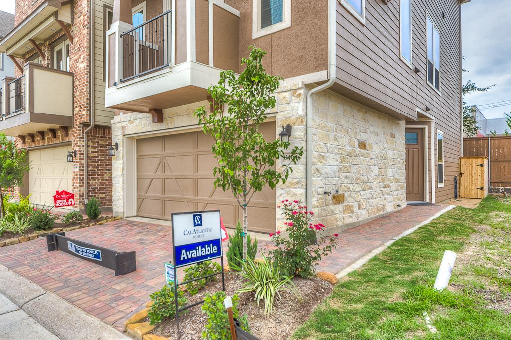 8404 Oak Leaf Point Drive, Houston, TX 77055