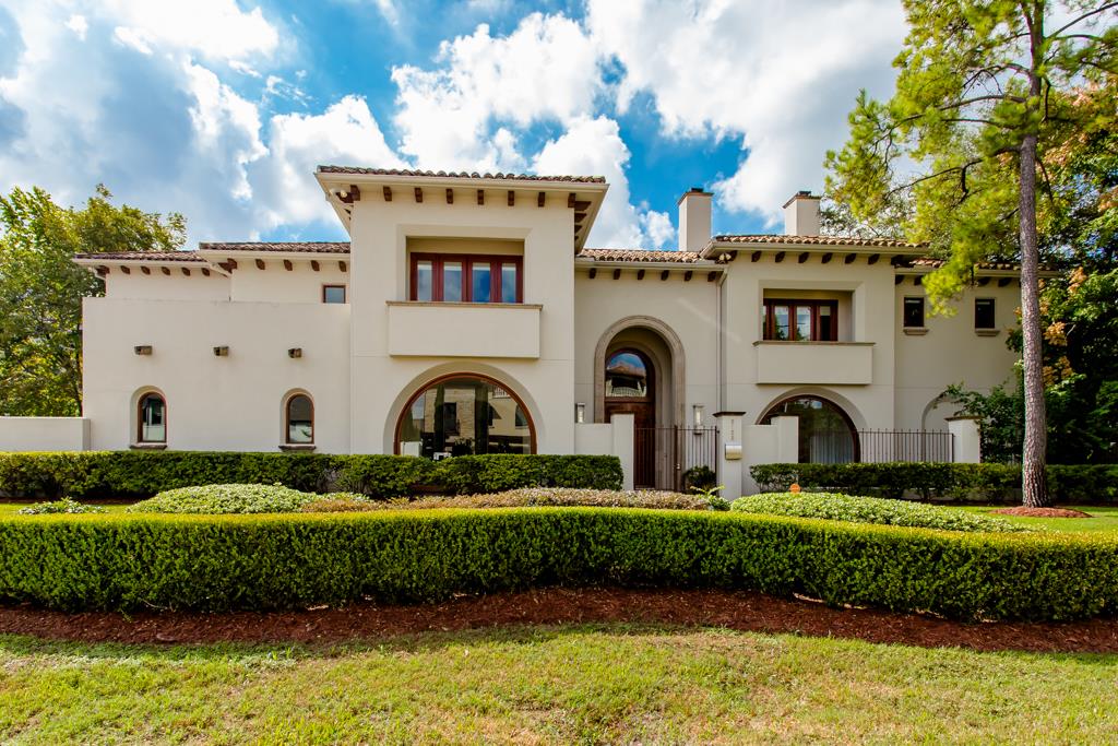 5135 Longmont Drive, Houston, TX 77056
