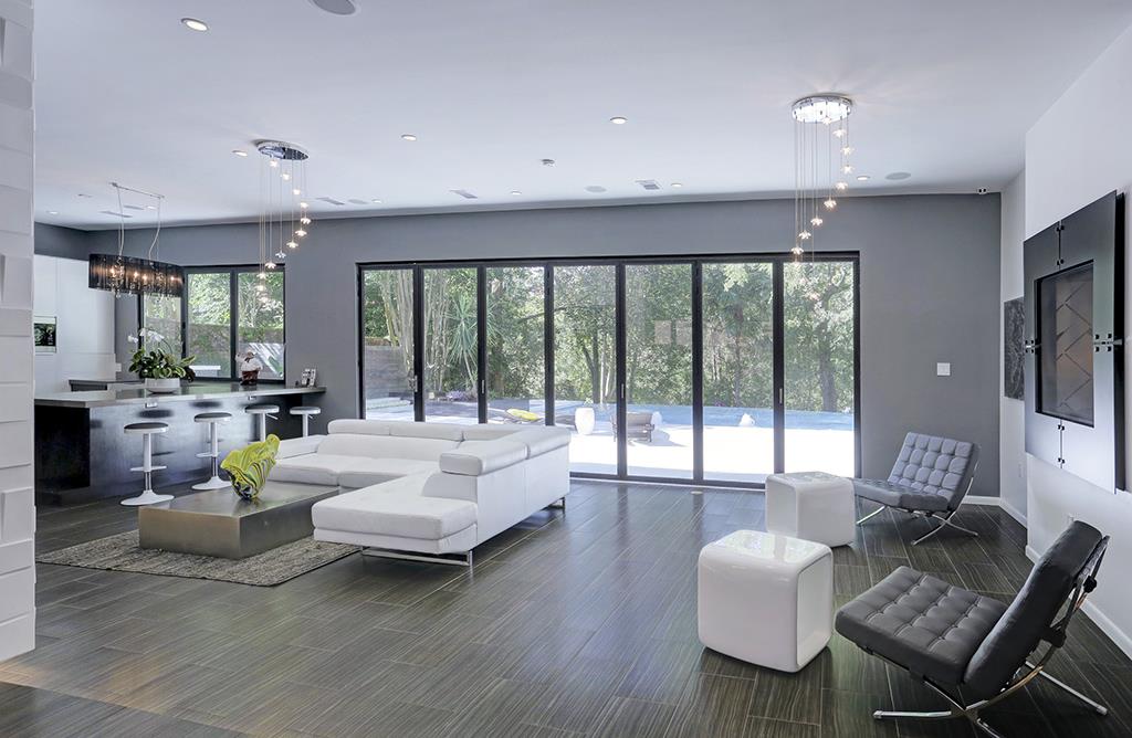 218 E Pine Hollow Lane, Houston, TX 77056