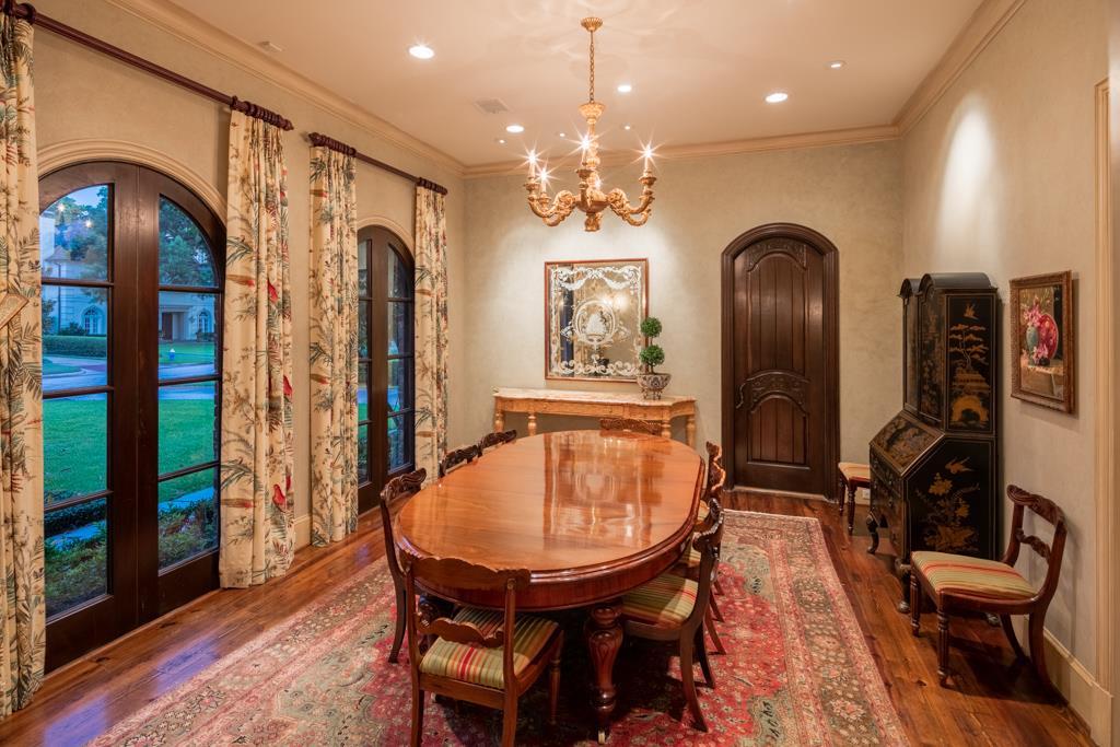 5468 Holly Springs Drive, Houston, TX 77056