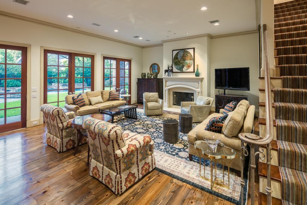 5468 Holly Springs Drive, Houston, TX 77056