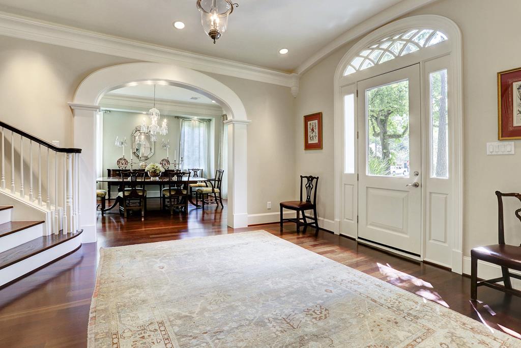 5202 Green Tree Road, Houston, TX 77056