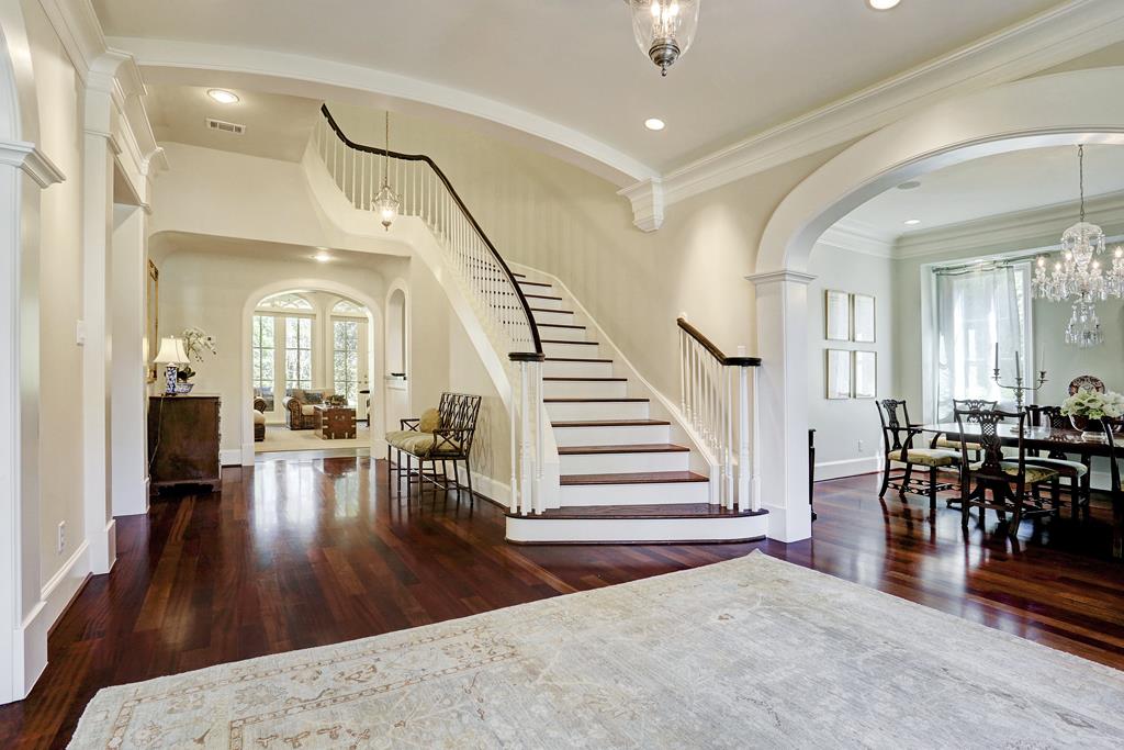 5202 Green Tree Road, Houston, TX 77056