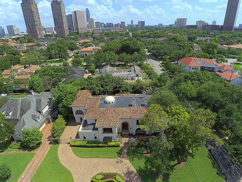 5135 Longmont Drive, Houston, TX 77056