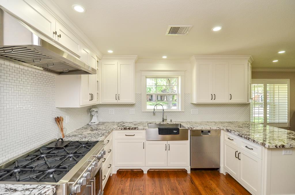 7811 Locke Lane, Houston, TX 77063