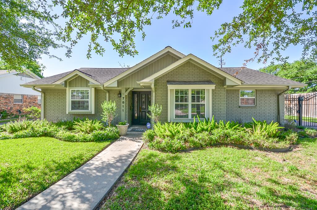 7811 Locke Lane, Houston, TX 77063