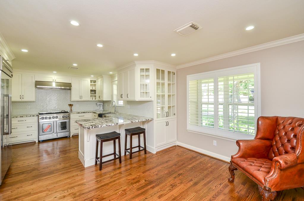 7811 Locke Lane, Houston, TX 77063