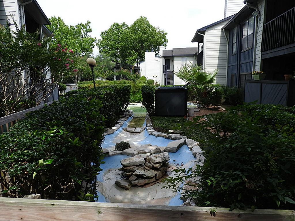 9009 Richmond Avenue, Houston, TX 77063