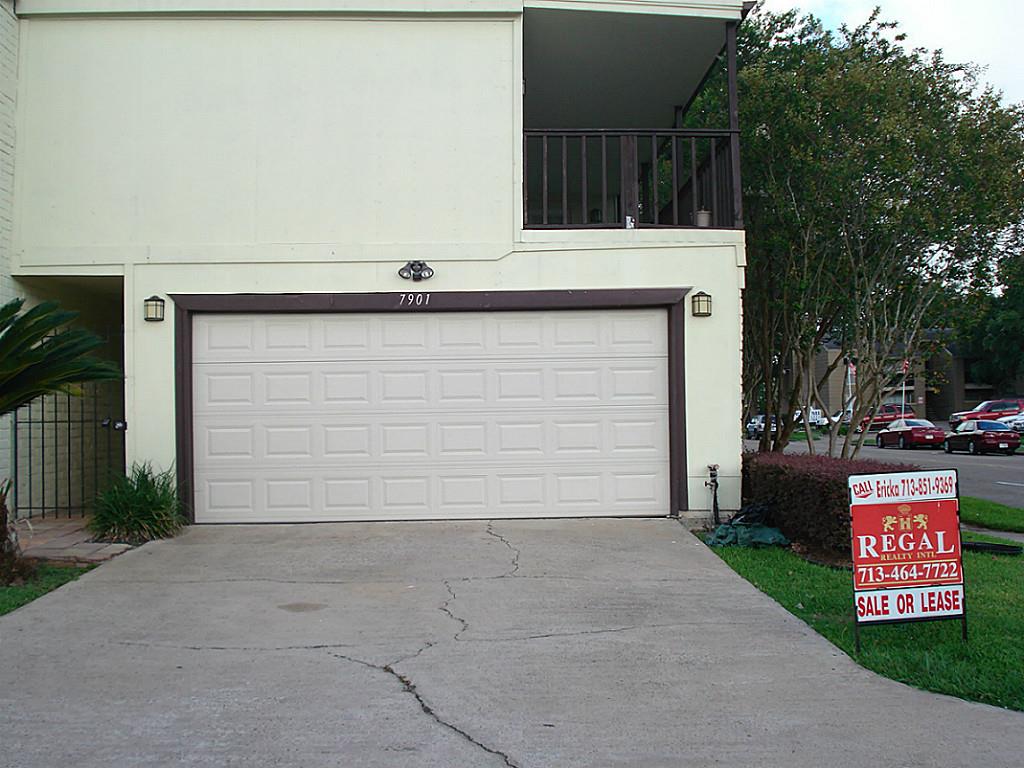 7901 Creekbend Drive, Houston, TX 77071