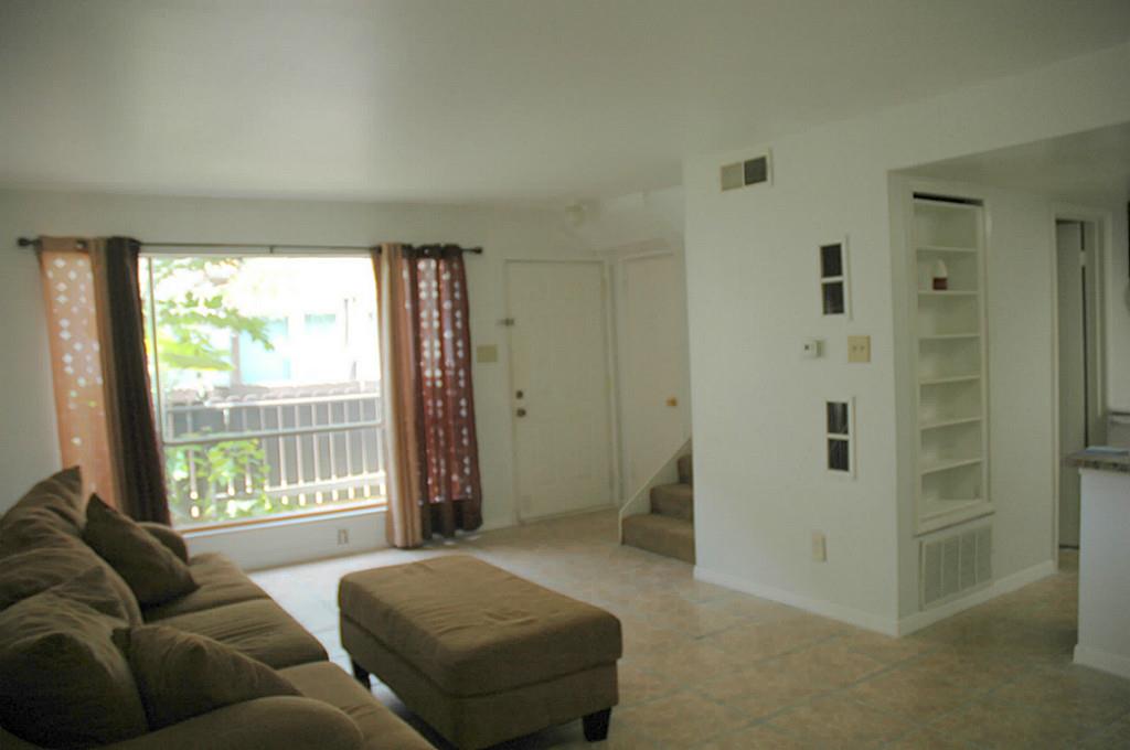 7047 Bissonnet Street, Houston, TX 77074