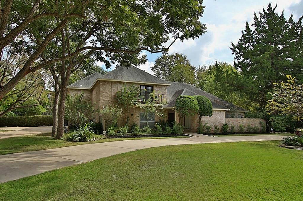 1315 Briar Bayou Drive, Houston, TX 77077