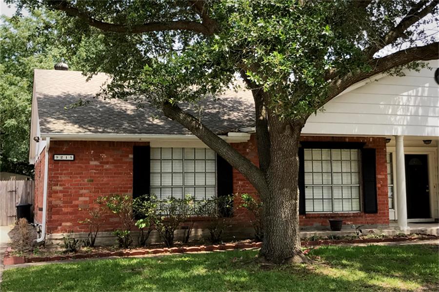 9215 Barrowhollow Dr, Houston, TX 77083