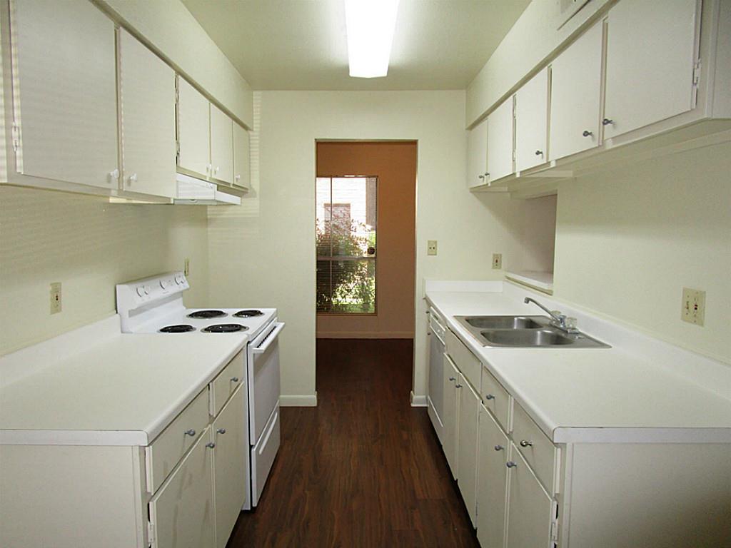2200 Cypress Landing, Houston, TX 77090