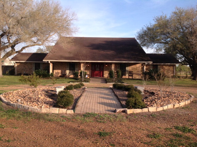 1613 CR 315, Yoakum, TX 77095
