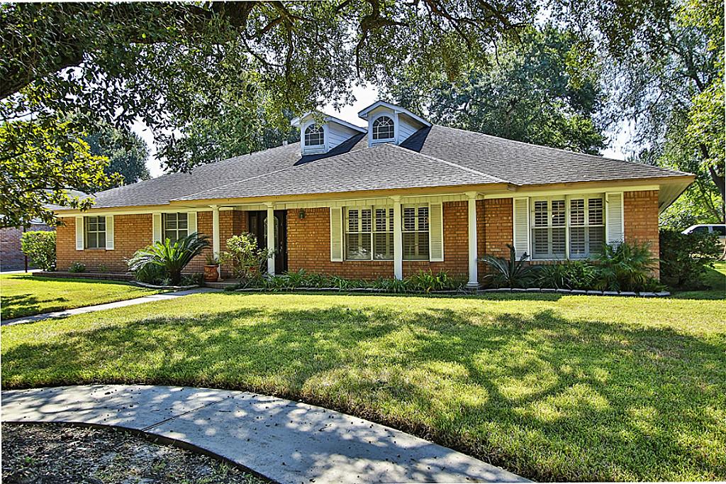 5019 Loch Lomond, Houston, TX 77096
