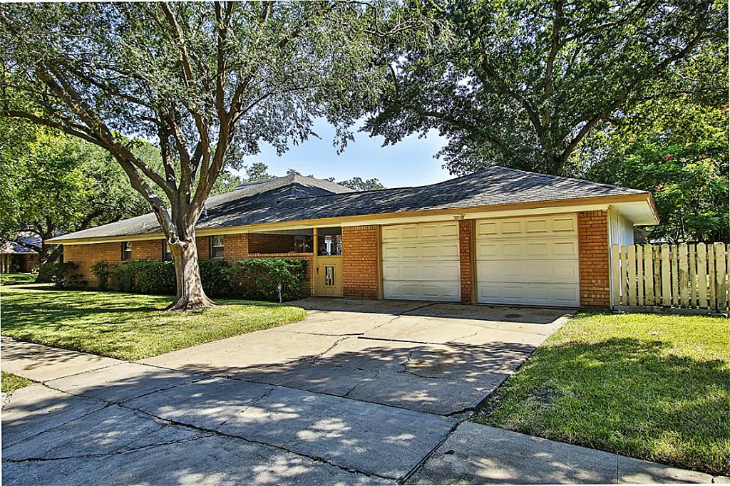 5019 Loch Lomond, Houston, TX 77096