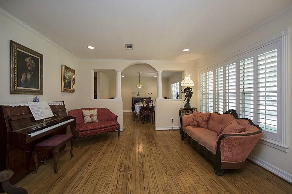 5019 Loch Lomond, Houston, TX 77096