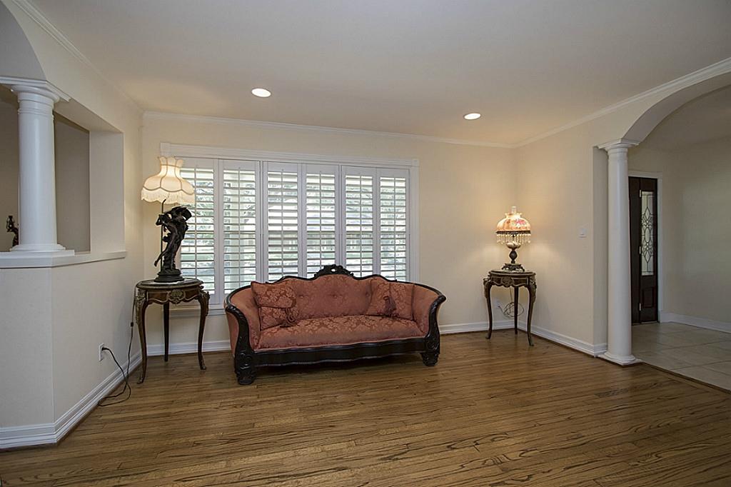 5019 Loch Lomond, Houston, TX 77096