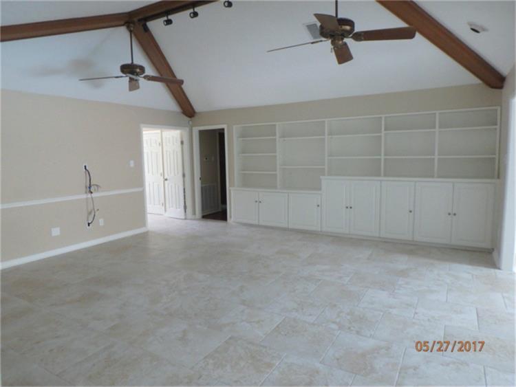 9715 Oasis Drive, Houston, TX 77096