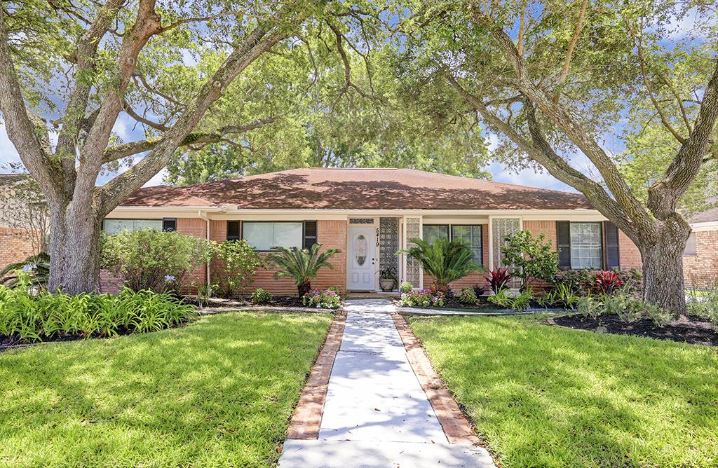 5419 Valkeith, Houston, TX 77096