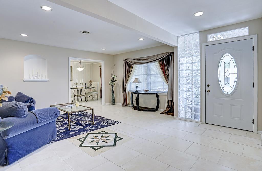 5419 Valkeith, Houston, TX 77096