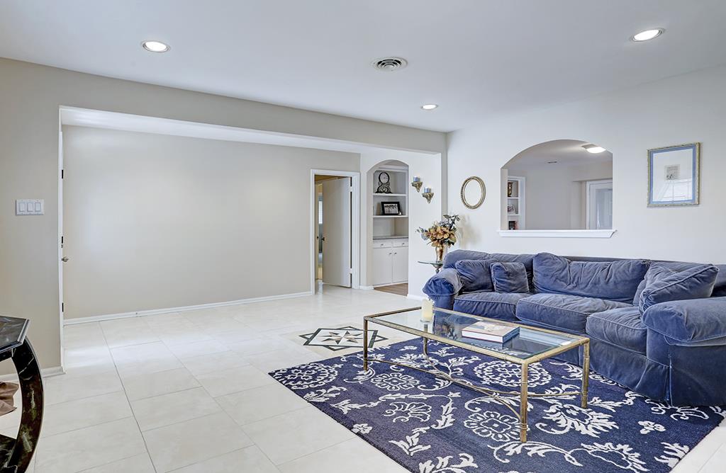 5419 Valkeith, Houston, TX 77096