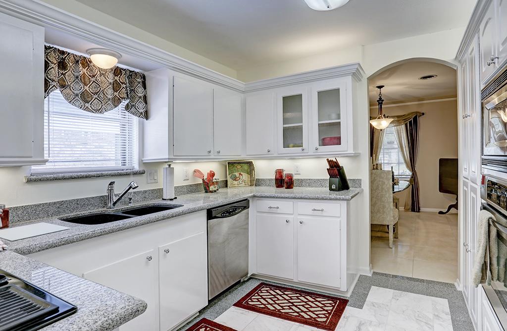 5419 Valkeith, Houston, TX 77096