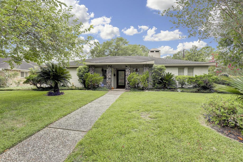 11002 Ashcroft, Houston, TX 77096