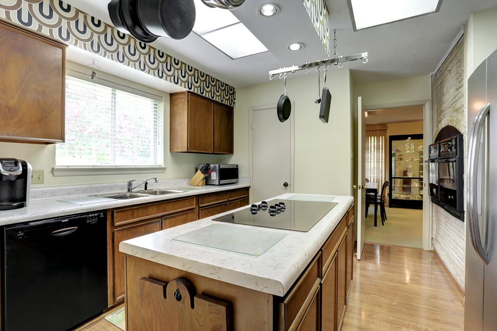 11002 Ashcroft, Houston, TX 77096