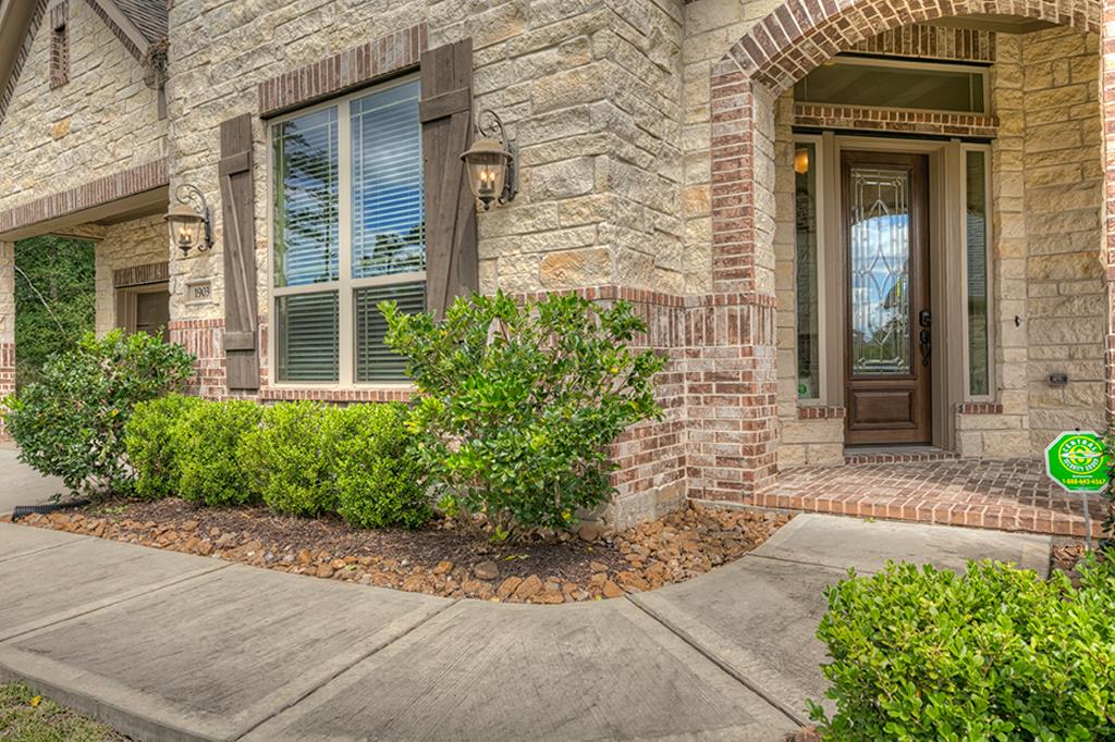 1903 Graystone Hills, Conroe, TX 77304