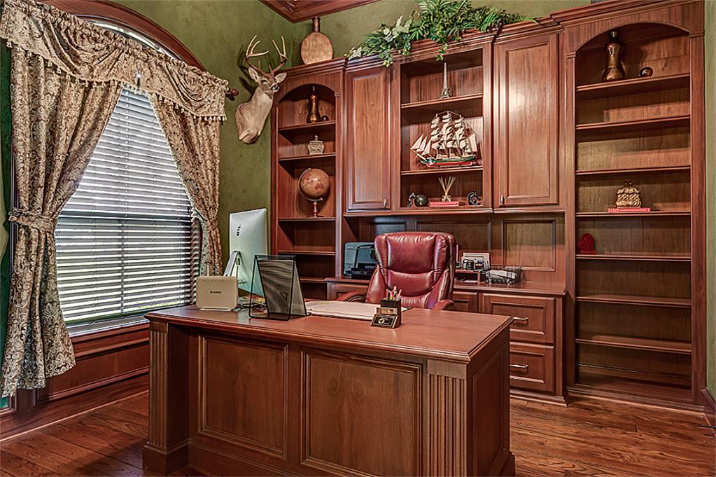 380 Ridgelake Scenic Drive, Montgomery, TX 77316