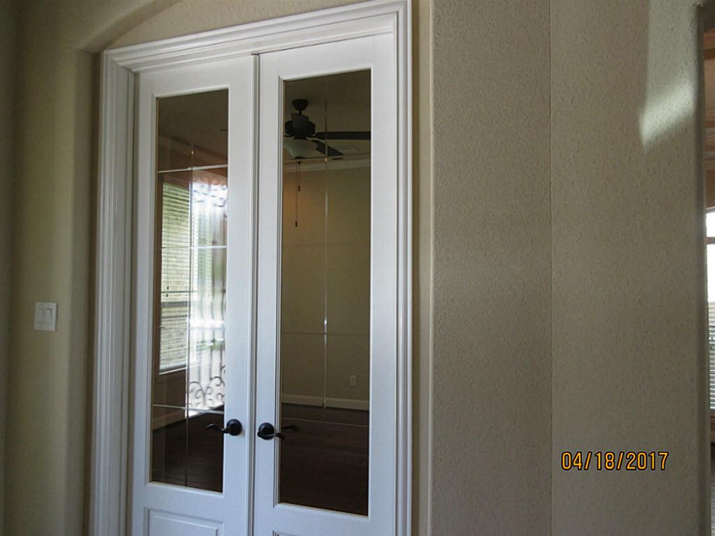 111 Keaton Court, Montgomery, TX 77316