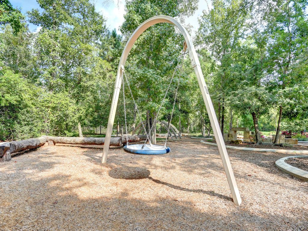 110 Cliftons Curve, Montgomery, TX 77316