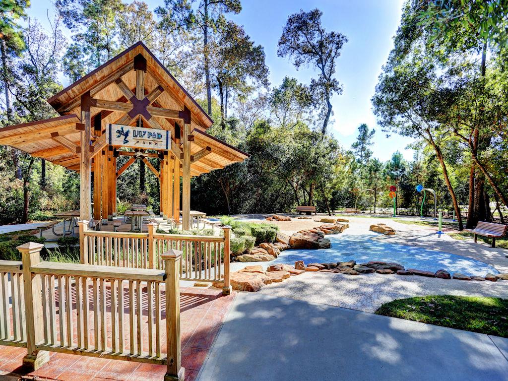 110 Cliftons Curve, Montgomery, TX 77316