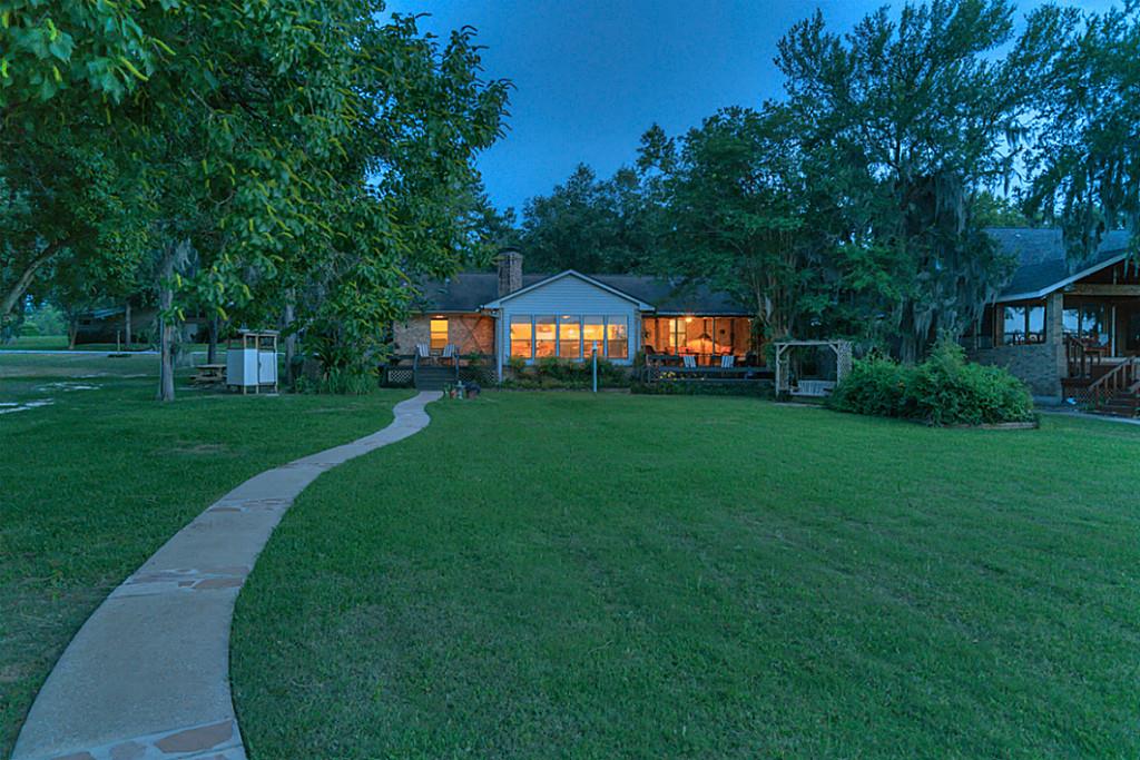 21 Point Loop, Huntsville, TX 77320