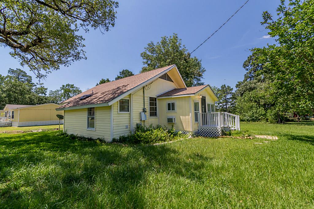 35 Big Lake Circle, Huntsville, TX 77320