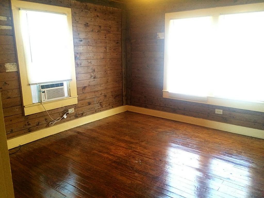 915 University Avenue, Huntsville, TX 77320