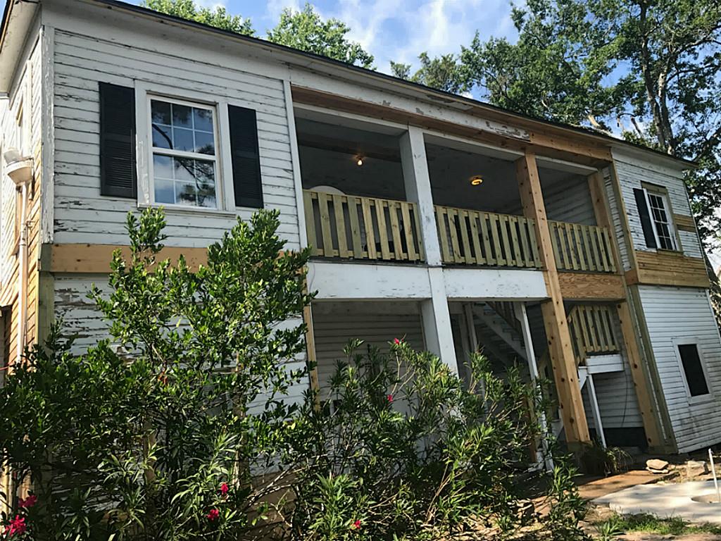1039 8th Street, Huntsville, TX 77320