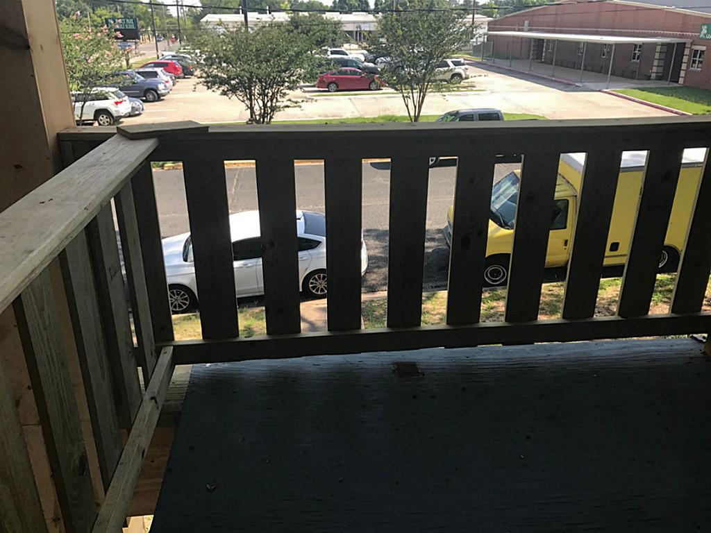 1039 8th Street, Huntsville, TX 77320