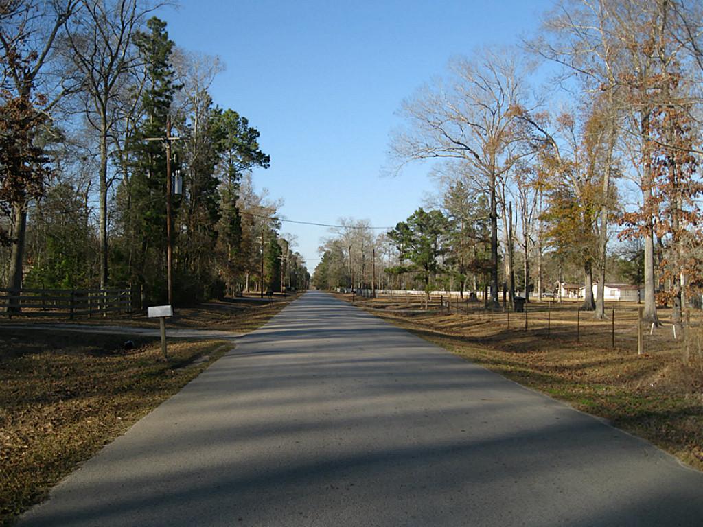 550 CR 3372, Cleveland, TX 77327