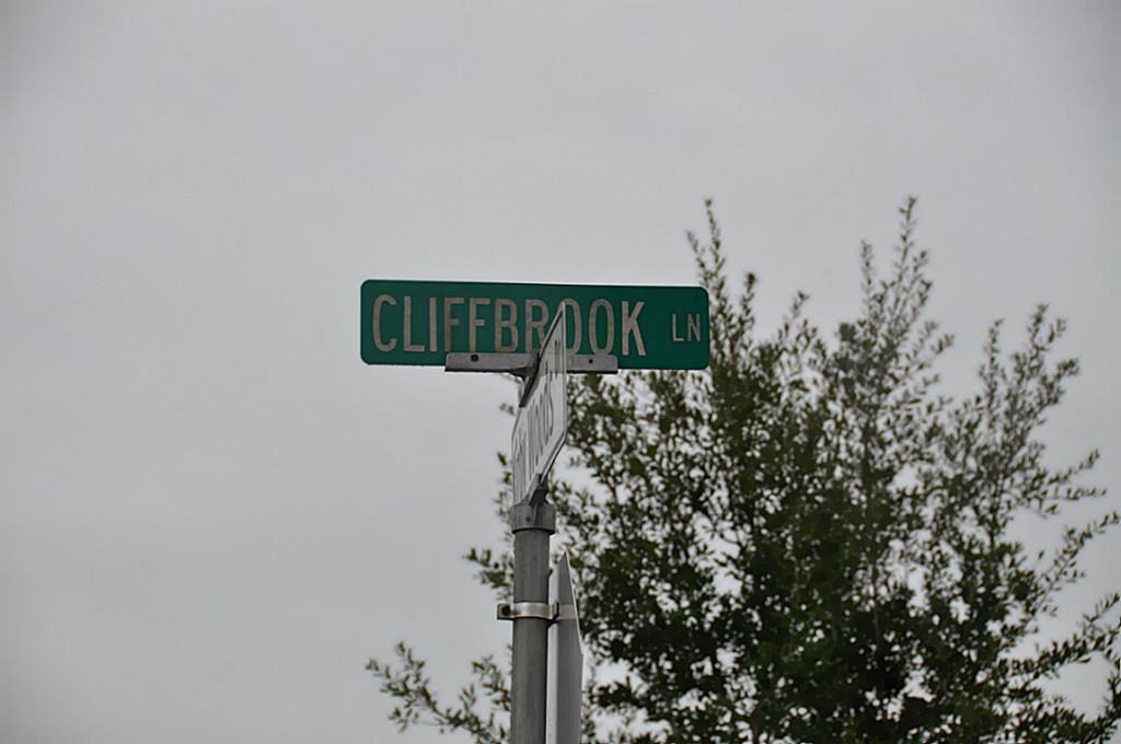 506 Cliffbrook Circle, Cleveland, TX 77327
