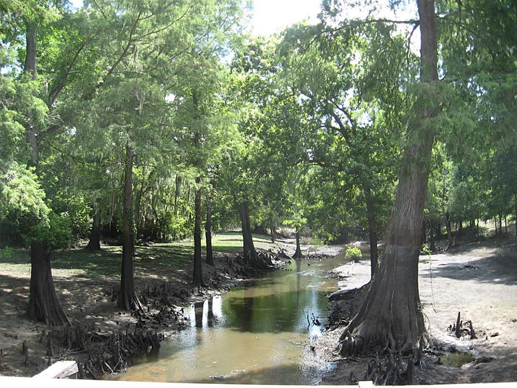 9 Dollar Drive, Cleveland, TX 77327