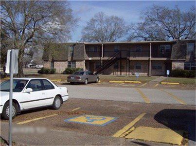 104 East Waco, Cleveland, TX 77327