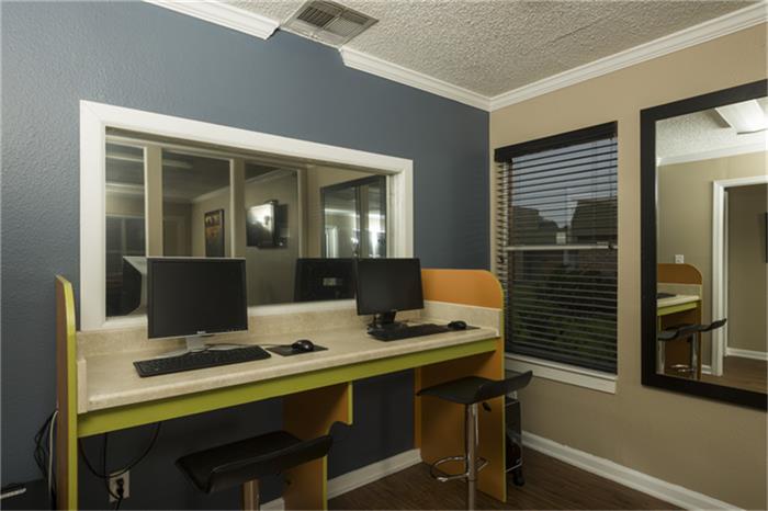 411 S Bender Avenue, Humble, TX 77338