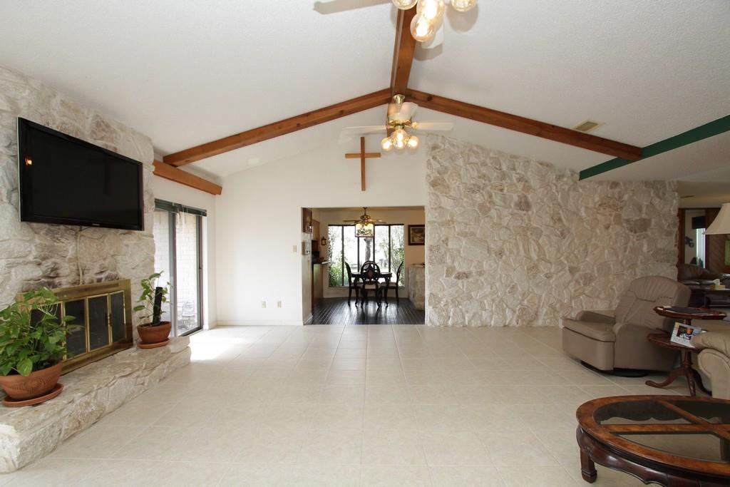 658 Anderson Road, Kingwood, TX 77339