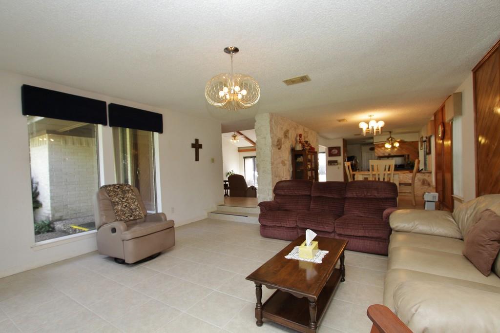 658 Anderson Road, Kingwood, TX 77339