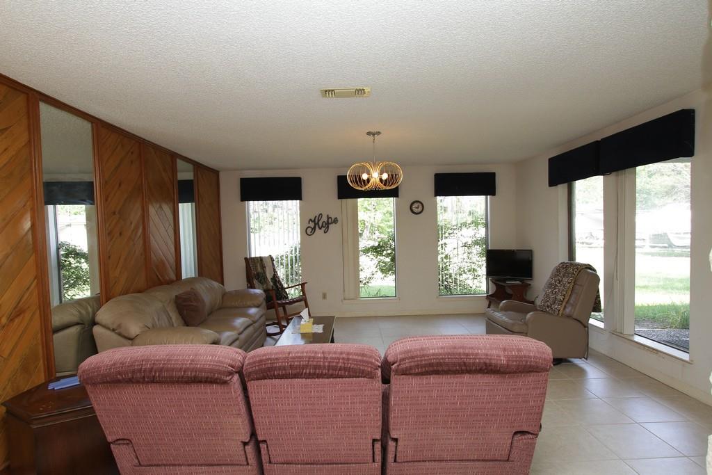 658 Anderson Road, Kingwood, TX 77339