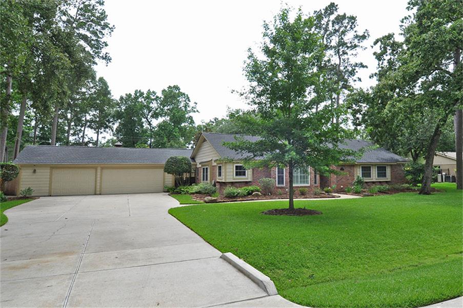710 Golden Bear Lane, Kingwood, TX 77339